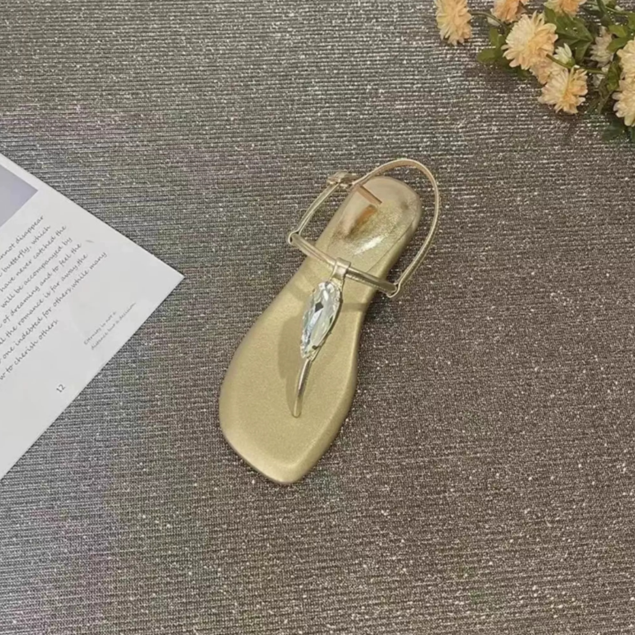 Women's Gold Metallic Rhinesto - đánh giá và giá Thong Flat Sandal