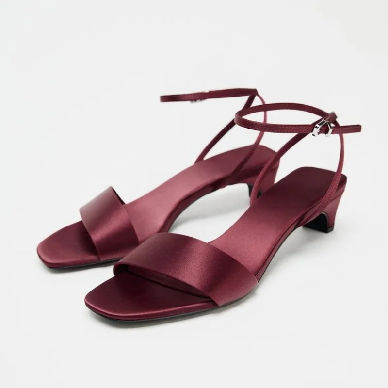 Elegant Square Toe Ankle Strap - đánh giá và giá Wide Fit Heels